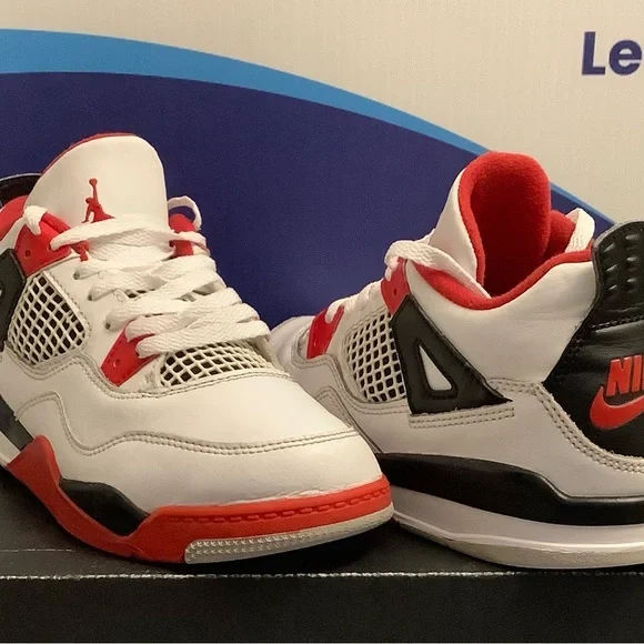 Air Jordan 4 Fire Red Kids Size 3y